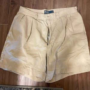 Men’s pleaded front polo shorts